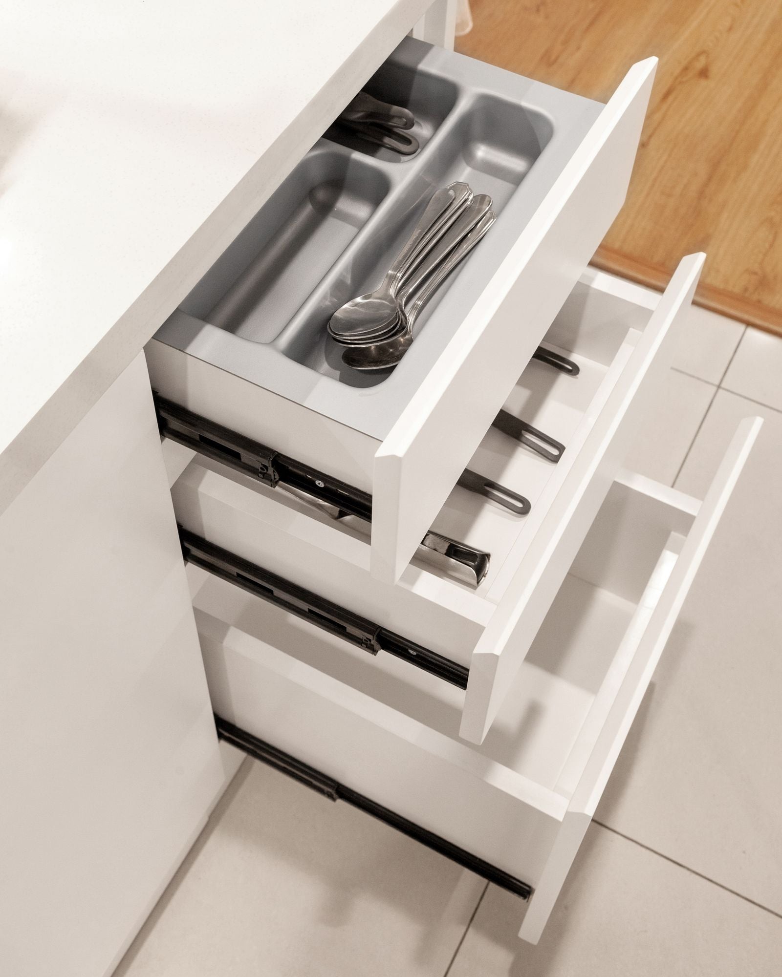 Drawer organizer and hardware details affecting cabinet quote line items