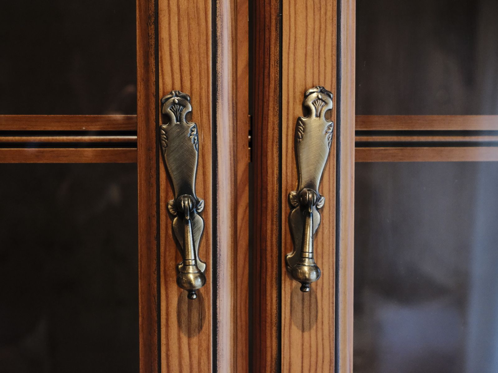 Cabinet hardware detail that affects custom cabinet pricing